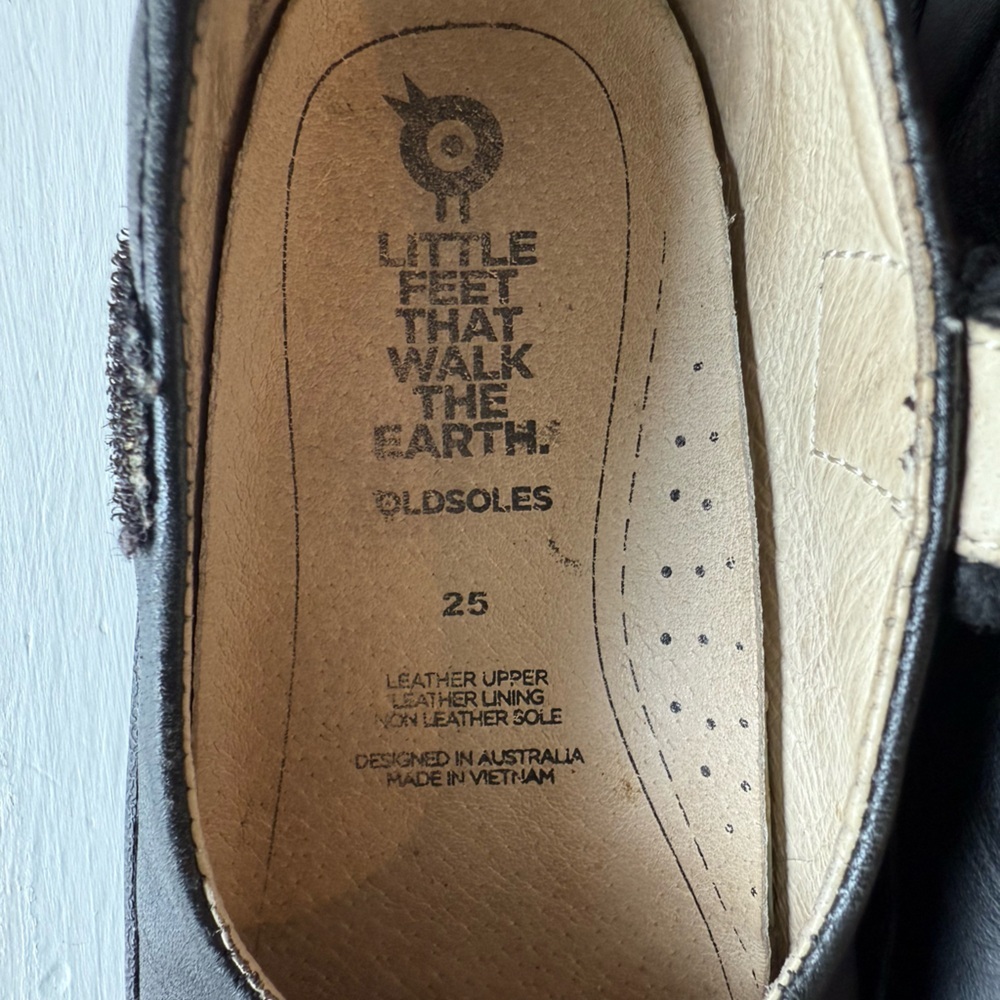 Old Soles Toddler Girlโ Black Maryjane Flats - Picture 7 of 9